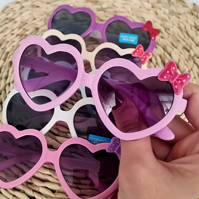 عینک قلبی بغل پاپیون کد۱۵۰۰