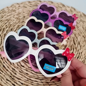 عینک قلبی بغل پاپیون کد۱۵۰۰