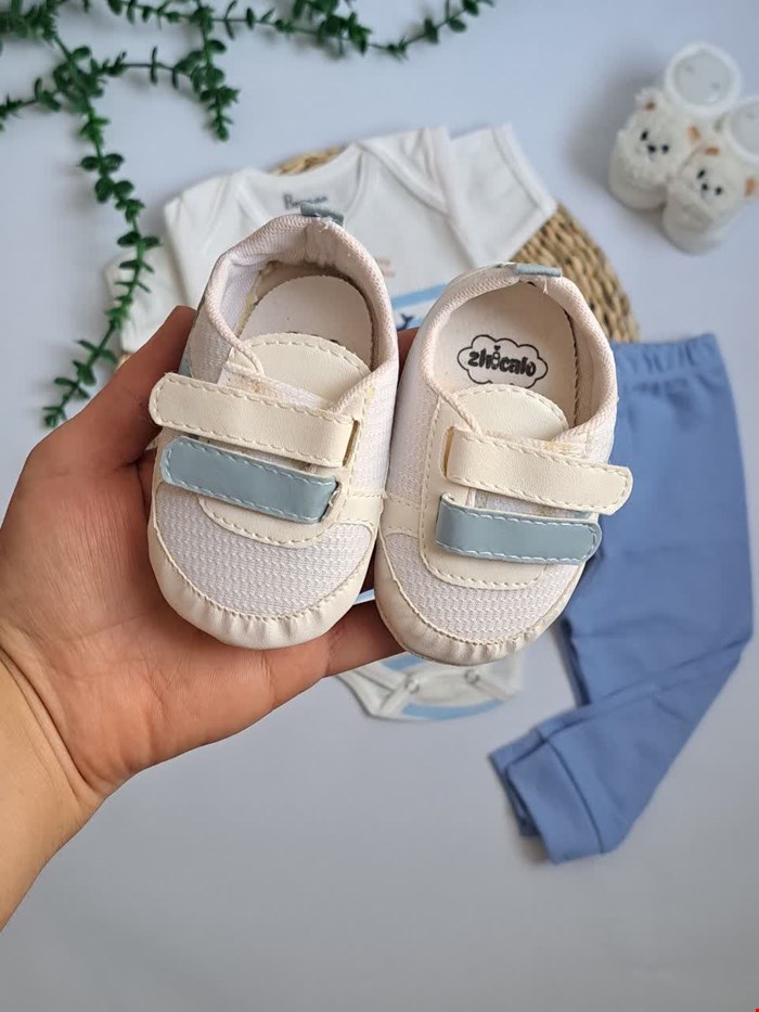 کفش اسپرت چسبی کد۱۰۱۵